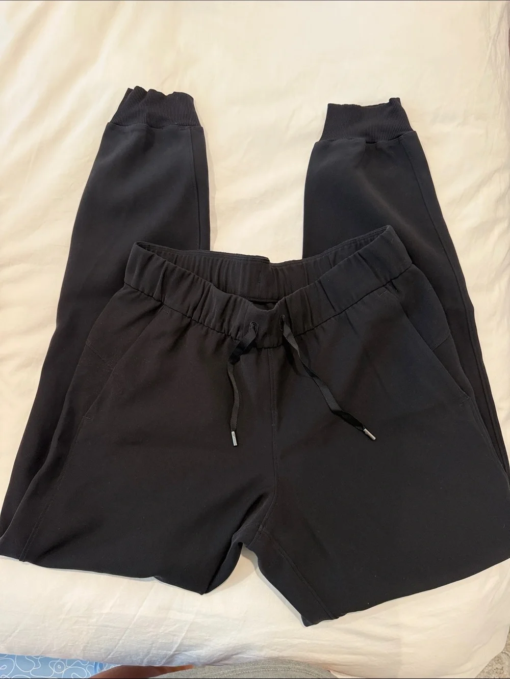 Lululemon joggers black size 4